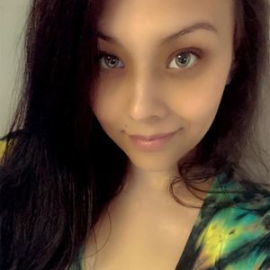 Meet your Posher, Raquel